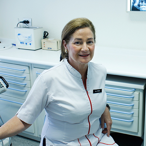 Doctora Juana Mª Perez, Dentista.